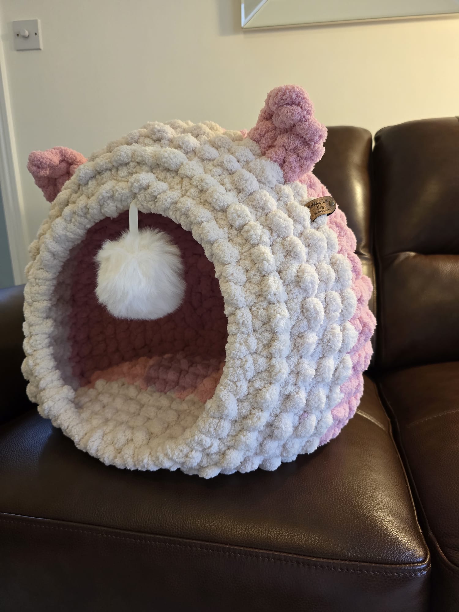 Customisable Snowpuff cat cave – The Coziest Hideaway for Your Kitty – Handmade Chenille
