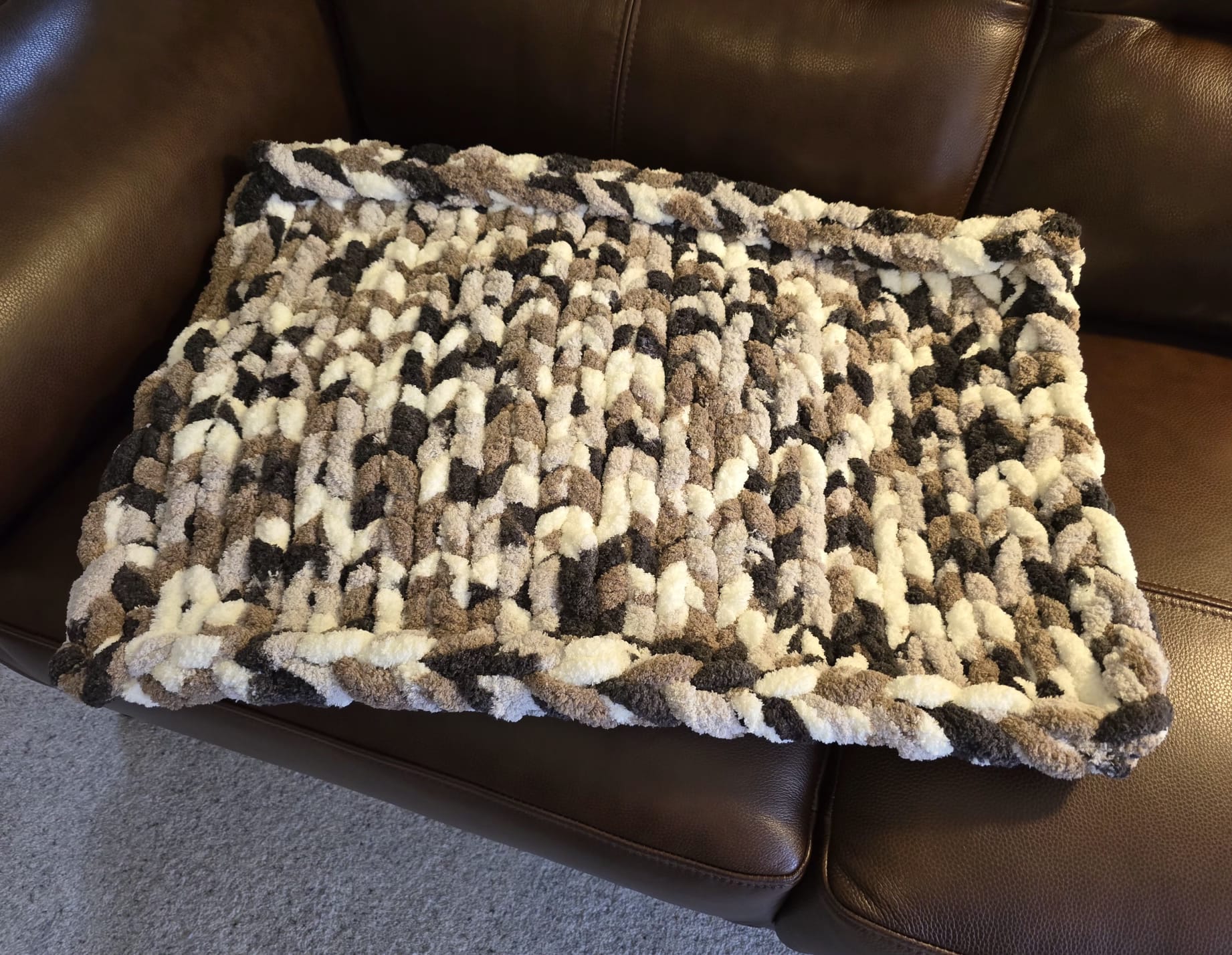 Customisable The Granite Grove Pet Bed – Handmade Chenille